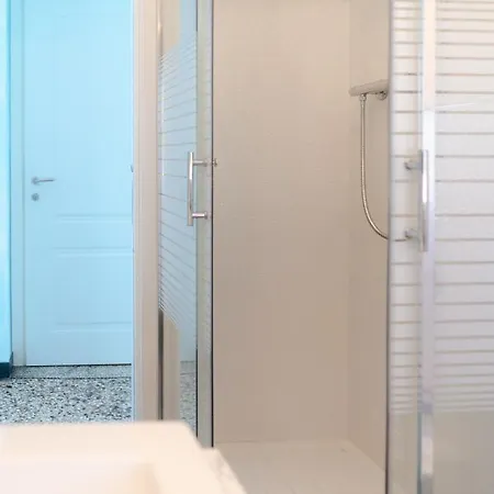 לינה וארוחת בוקר Caterina 3*